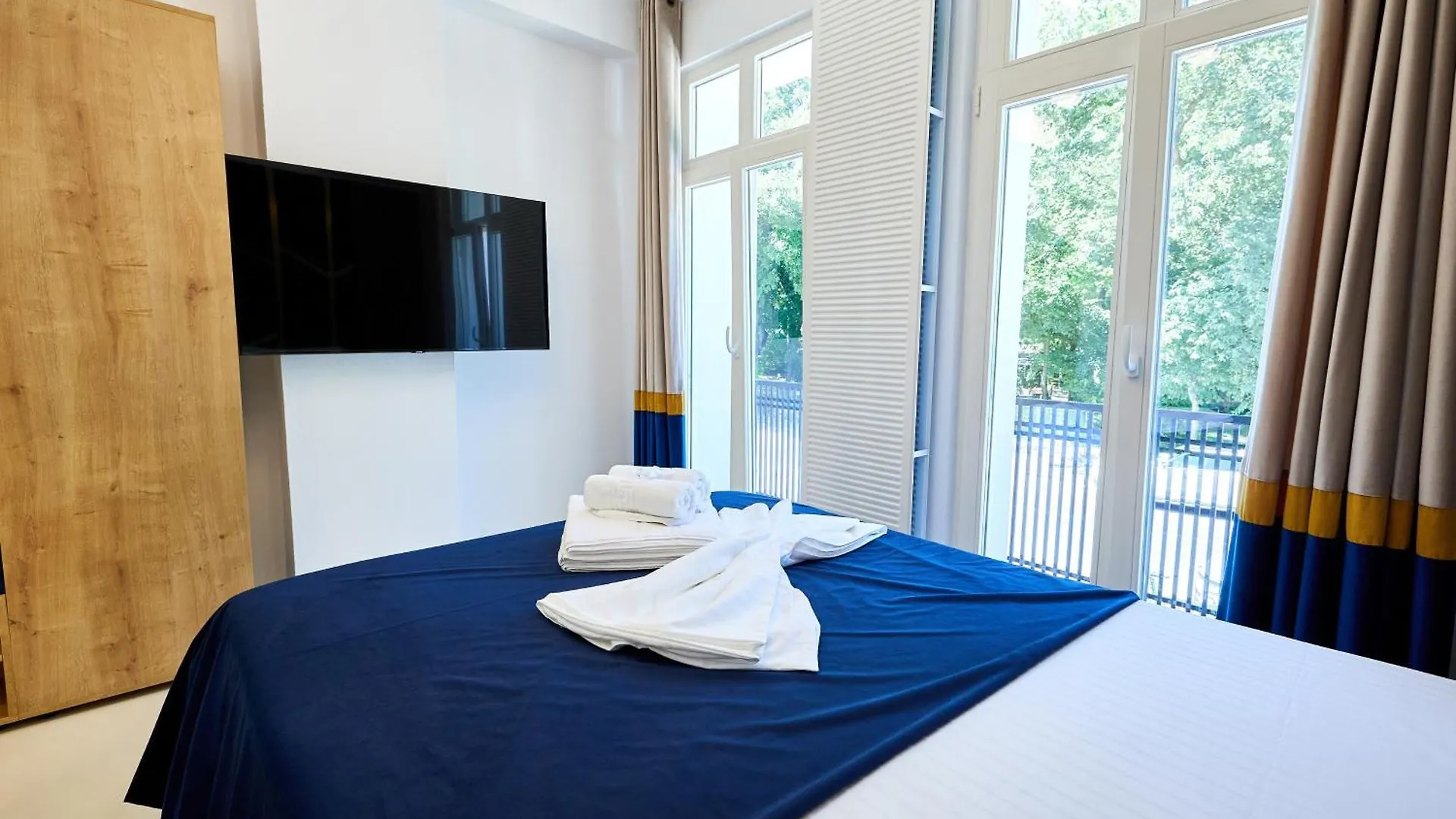 Carol Park View Hotel Bucureşti