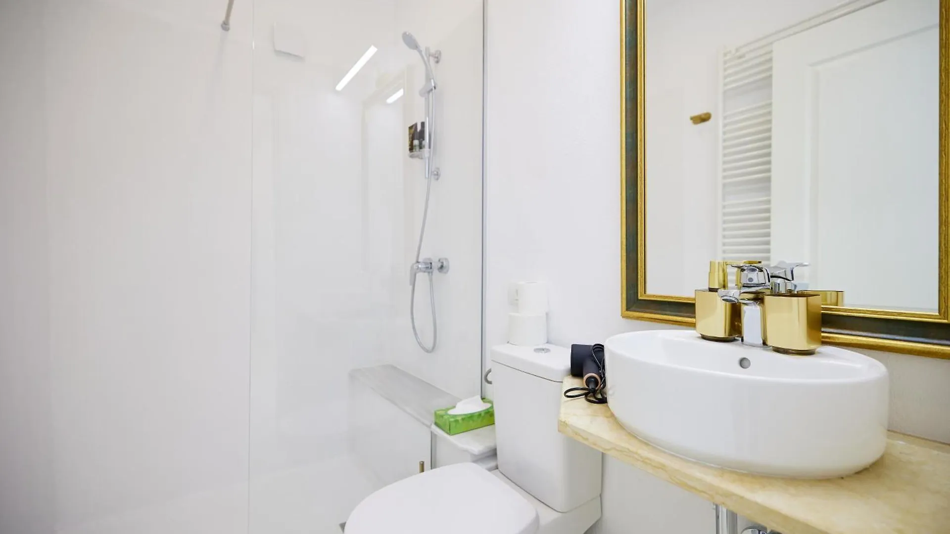 Carol Park View Hotel Bucureşti