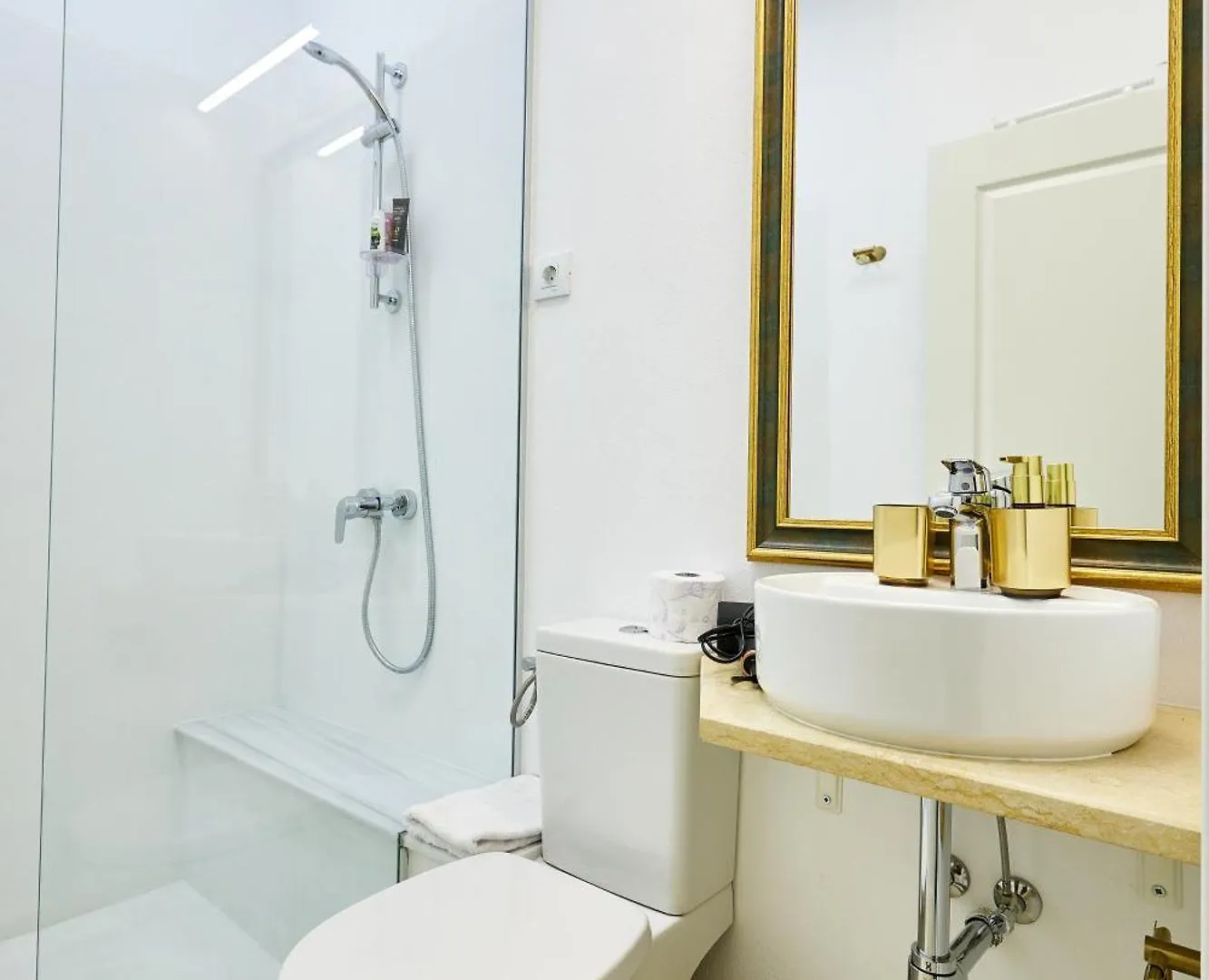 ***  Carol Park View Hotel Bucureşti România
